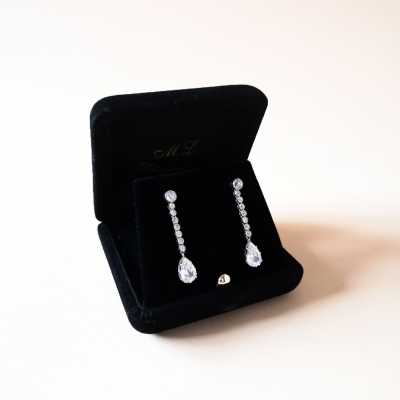 Gold, platinum and diamond earrings