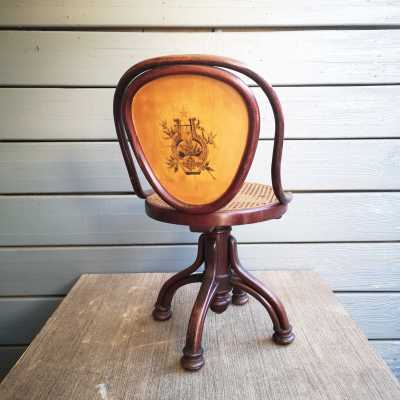 Musician's chair, Maison Thonet, folder decorated with a lithograph representing Mozart