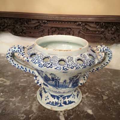 Nevers earthenware potpourri, 17th century
