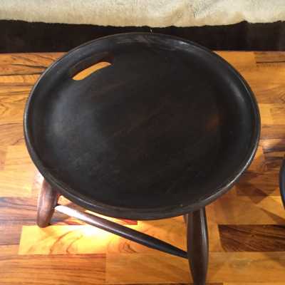 Sergio Rodrigues (1927-2014) Banco Mocho Pair of tripod stools Ebony lacquered rosewood