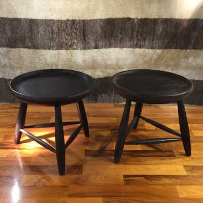 Sergio Rodrigues (1927-2014) Banco Mocho Pair of tripod stools Ebony lacquered rosewood