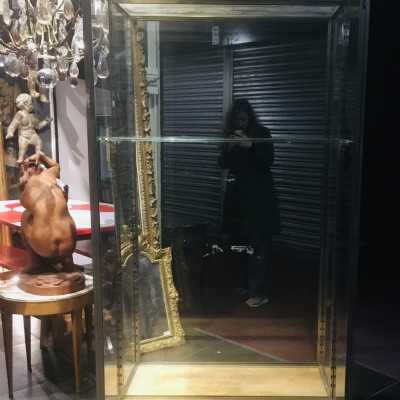 Versailles showcase