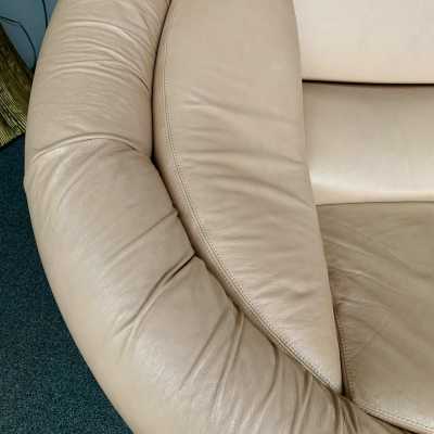Saporiti leather armchairs italy 1970 space age