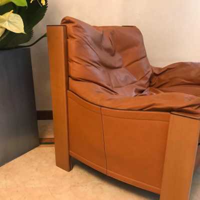 wood leather armchairs tobia scarpa maxalto italy 1970
