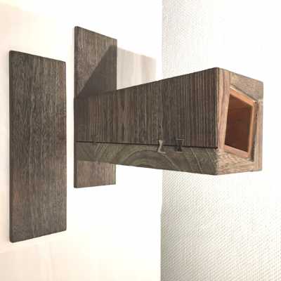 Vase and its two lacquered wood trays