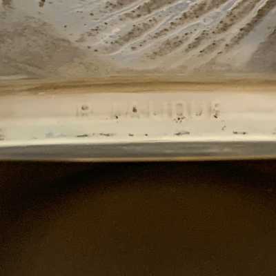molded signature of the vase