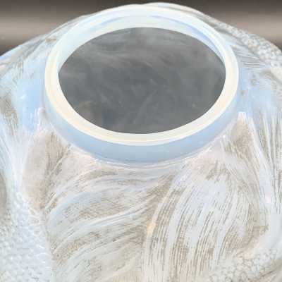 Formosa vase in opalescent glass.