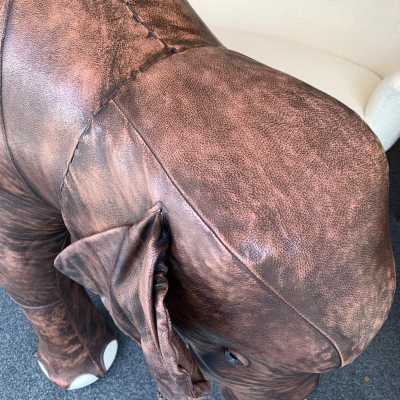 bar elephant leather dimitri omersa valenti spain 1970