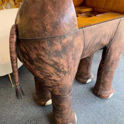 bar elephant leather dimitri omersa valenti spain 1970