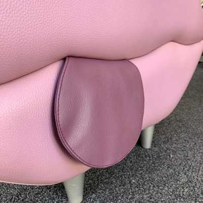 stool pouf mouth leather italy 1980 1990