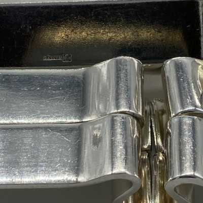 Marked GALLIA on each knife holder