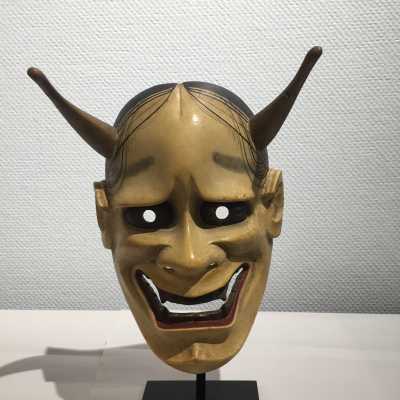 Masque Noh Hannya - signé (signature non identifiée) - Japon