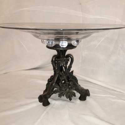 Crystal cup on base