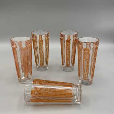 figurines glasses