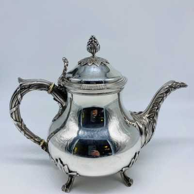 Teapot: 1047grs - approx. 20cm