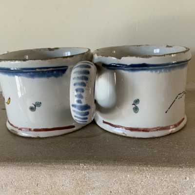 Vinegar holder