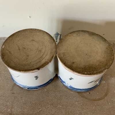 Vinegar holder