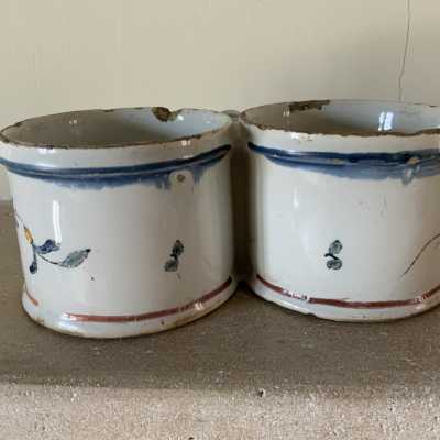 Vinegar holder