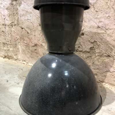 Industrial pendant light in enamelled sheet metal