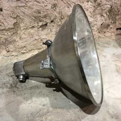 Industrial aluminum pendant light