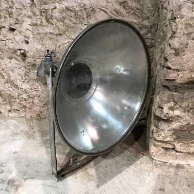Polished aluminum spotlight