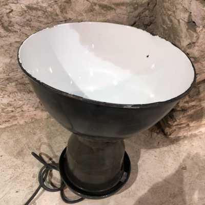 Industrial pendant light in enamelled sheet metal