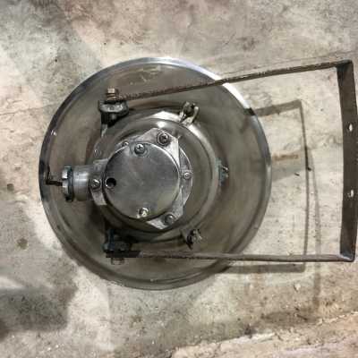 Polished aluminum spotlight