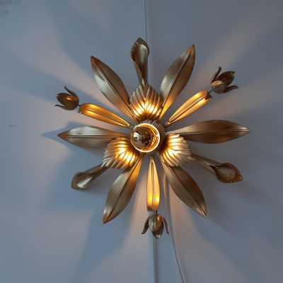 Flower wall lamp