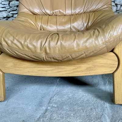 Leather and wood lounge