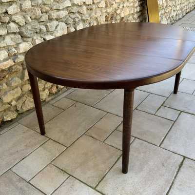 Scandinavian table