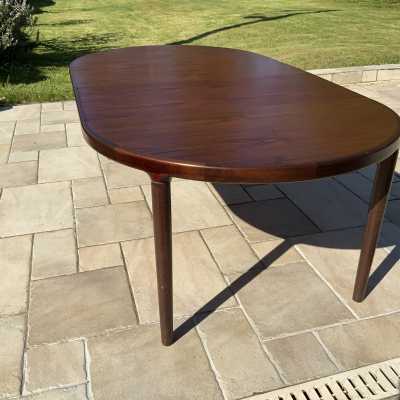 Scandinavian table