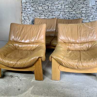 Leather and wood lounge