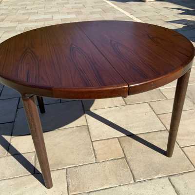 Scandinavian table