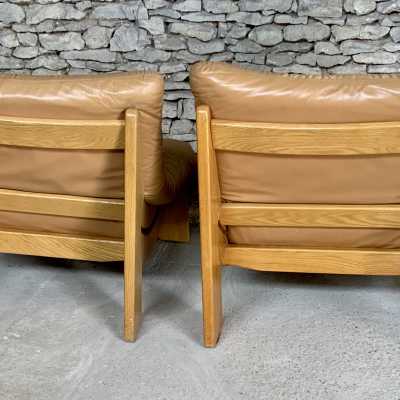 Leather and wood lounge