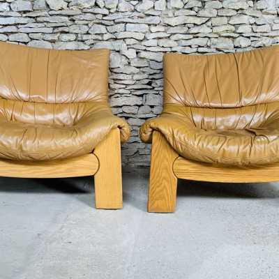Leather and wood lounge