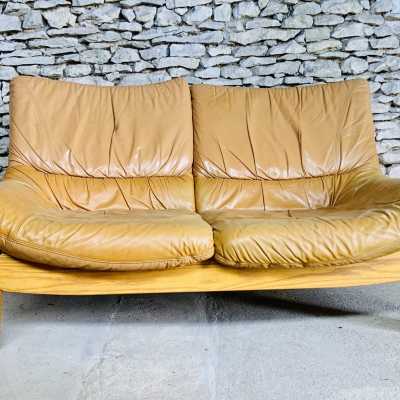 Leather and wood lounge