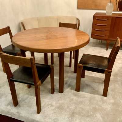 CHAPO table, chairs