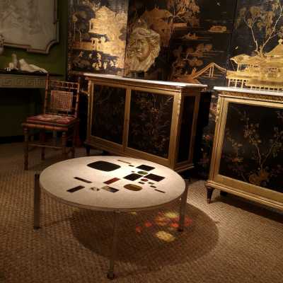 Jacques Avoinet, Roger Capron, Round coffee table in cement concrete and stained glass