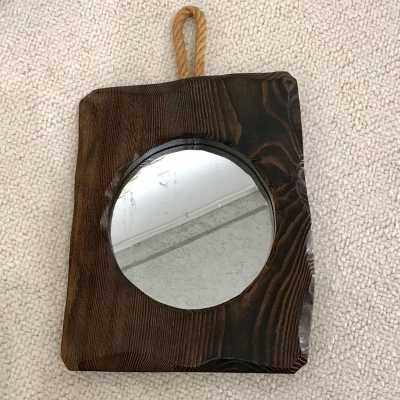 Miroir en pin brûlé. Circa 1960.