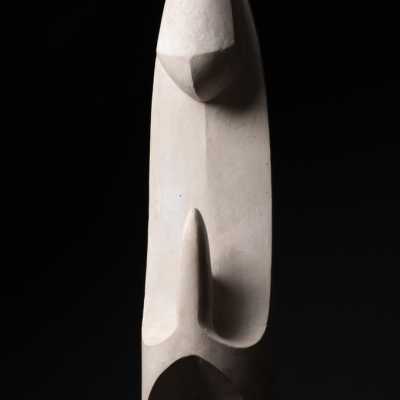 André BEZARD (1928-1995) Virgin in prayer - Plaster. Around 1970.
