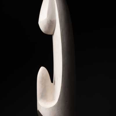André BEZARD (1928-1995) Virgin in prayer - Plaster. Around 1970.