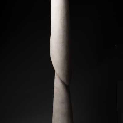 André BEZARD (1928-1995) Virgin in prayer - Plaster. Around 1970.