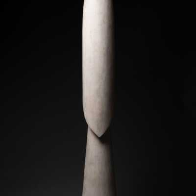 André BEZARD (1928-1995) Virgin in prayer - Plaster. Around 1970.