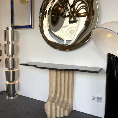 Pair of console tables in travertine and black marble by Catellan Italia. Italy 1970. the publisher of Carlo Scarpa. in the style of Gio Ponti, Gianfranco Frattini, Cassina, Osvaldo Borsani, Joe Colombo, Vico Magistretti, Luisa Parisi, Mario Bellini, Tito Agnoli, Afra Tobia Scarpa, Luciano Frigerio, Sporiti, Marco Zanuso, Giulio Moscatelli, Formanova, Renato Zevi, Romeo Rega, Maison Jansen, Willy Rizzo, Mario Sabot, Home and Garden Gallery, Dal Vera, Angelo Mangiarotti side tables coffee table