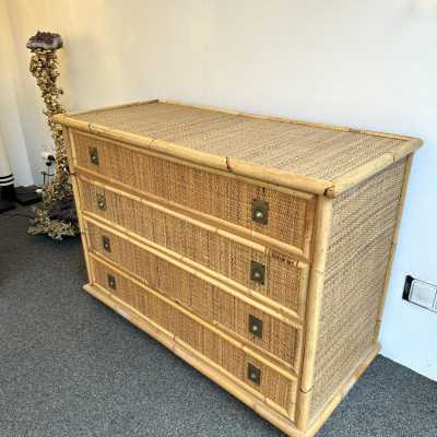 Bamboo and raffia chest of drawers with brass drawer handles by Dal Vera. Italy 1970. in the style of Renato Zevi, Romeo Rega, Maison Jansen, Willy Rizzo, Mario Sabot. console end table coffee table mid-century modern hollywood regency