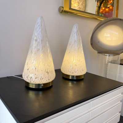 Pair of speckled white Murano glass and brass cone lamps by Esperia. Italy 1970 carlo aldo nason mazzega venini vistosi la murrina