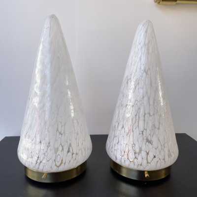 Pair of speckled white Murano glass and brass cone lamps by Esperia. Italy 1970 carlo aldo nason mazzega venini vistosi la murrina
