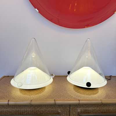 Pair of Murano glass and metal lamps by Leucos. Italy 1980. in the style of Venini, Vistosi, La Murrina, Aldo Carlo Nason, Mazzega, Esperia, Stilnovo, Artemide, Arteluce, Arredoluce, Memphis style, Ettore Sottsass, Joe Colombo, Lumi, Luci, Rggiani, Sciolari, Werner Pantone, Raak, Angelo Lelii, Angelo Brotto, Superstudio, Enrico Tronconi, Mario Bellini, Harvey Guzzini, Luigi Massoni, Martinelli, Pierre Cardin, Fabio Lenci chandelier floor lamp sconces mid-century modern space age brass