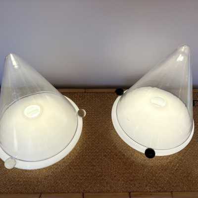 Pair of Murano glass and metal lamps by Leucos. Italy 1980. in the style of Venini, Vistosi, La Murrina, Aldo Carlo Nason, Mazzega, Esperia, Stilnovo, Artemide, Arteluce, Arredoluce, Memphis style, Ettore Sottsass, Joe Colombo, Lumi, Luci, Rggiani, Sciolari, Werner Pantone, Raak, Angelo Lelii, Angelo Brotto, Superstudio, Enrico Tronconi, Mario Bellini, Harvey Guzzini, Luigi Massoni, Martinelli, Pierre Cardin, Fabio Lenci chandelier floor lamp sconces mid-century modern space age brass
