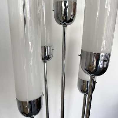 Reed floor lamp in Murano glass and chromed metal by Mazzega. Italy 1970. in the style of Venini, La Murrina, Seguso, Carlo Aldo Nason, Poliarte, Esperia, Angelo Brotto, Stilnovo, Arteluce, Arredoluce, Artemide, Pierre Cardin, Lumi, Luci, Raak, Angelo Lelii, Francesco Bocola, Superstudio, Enrico Tronconi, Mario Bellini, Harvey Guzzini, Luigi Massoni, Martinelli, Fabio Lenci, Gio Ponti. mid-century chandelier pendant lamps